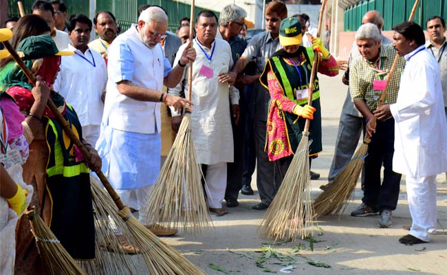 PM, With Broom, Launches Swachh Bharat Abhiyan