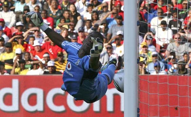 South African Goalkeeper Senzo Meyiwa Shot Dead
