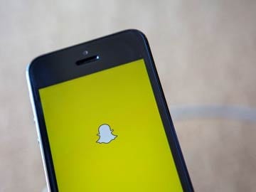 Snapchat Weaves Ads Into Vanishing Message Service