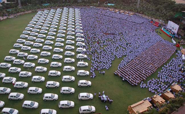 Diamond Merchant Does an Oprah, Gifts Cars, Homes, Jewellery to Employees