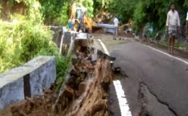 Heavy Rains Kill 30 People in Tamil Nadu