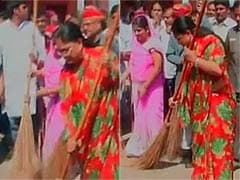 Vasundhara Raje Launches Cleanliness Drive in Rajasthan