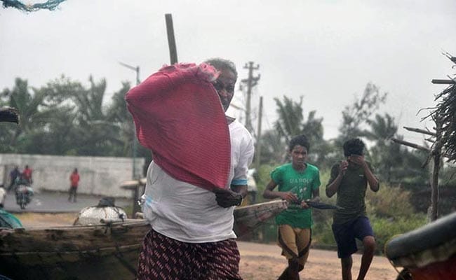 Cyclone Hudhud Loses Speed as it Crosses Andhra Pradesh: 10 Developments