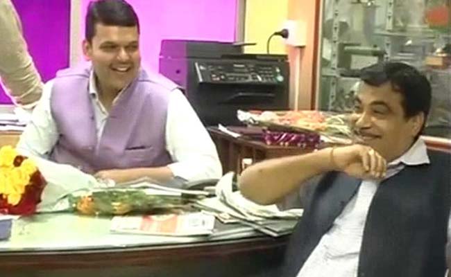 In Nagpur, a Diwali <i>Milan</i> That Generated Sparks as BJP Faces Maharashtra Decision