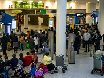 Ebola Screening to Start at Four More US Airports 
