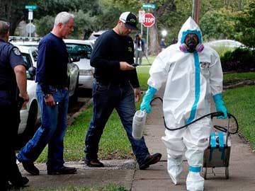 US Identifies 76 Health Care Workers at Risk for Ebola