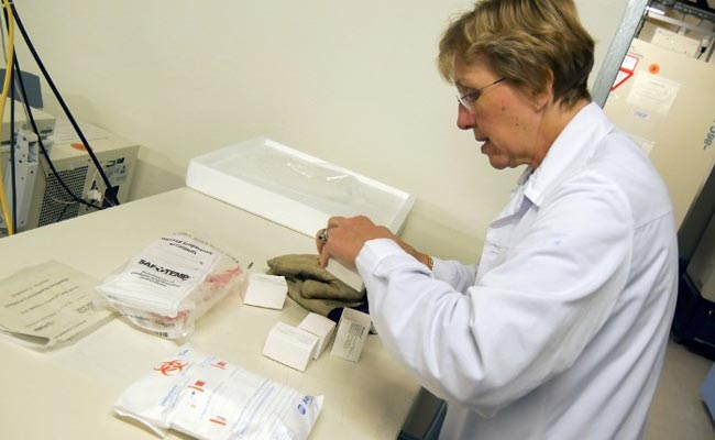 World Health Organization Eyes Mass Ebola Vaccines by Mid-2015