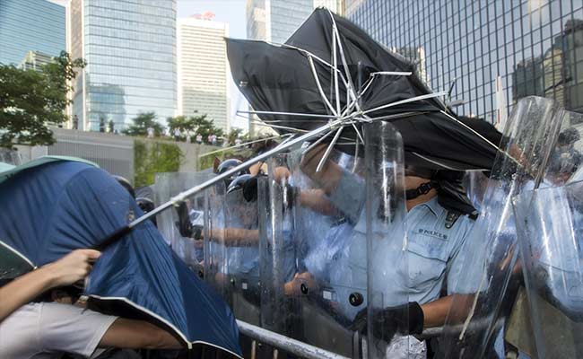 Scuffles Break Out in Prime Hong Kong Shopping District