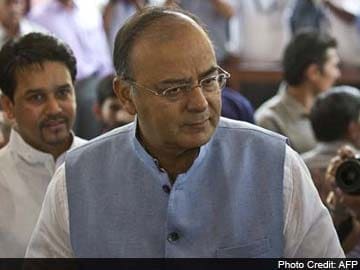 Ceasefire Violations: Defence Minister Arun Jaitley Meets Service Chiefs