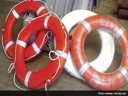 Lifeguards at Juhu Beach Have Saved Hundreds With Just One Life Jacket And Boat Lifeguards at Juhu Beach Have Saved Hundreds With Just One Life Jacket And Boat