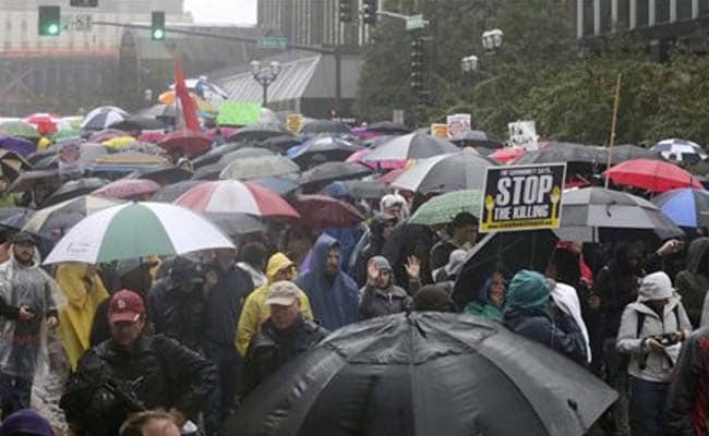 Rain Dampens Police Shooting Protests in Missouri
