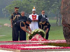 Leaders Pay Tributes to Indira Gandhi on Death Anniversary