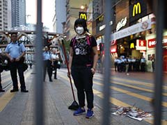 Hong Kong Police Make Fresh Attempt to Clear Barricaded Roads