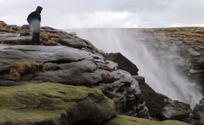 An Incredible Reverse Waterfall: Did You Even Know This Was Possible?