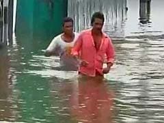 Cyclone Hudhud Centre is Crossing Andhra Pradesh Coast: 10 Developments
