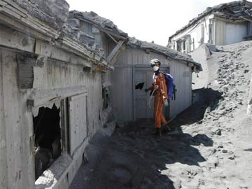 Bodies Found on Japan Volcano, Raising Toll to 48 