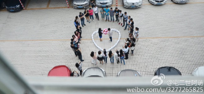 He Proposed With a Heart Made of 99 iPhone 6s. She Said No
