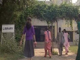 Under Court Pressure, Aligarh Muslim University Agrees to Open Library to Women Under Court Pressure, Aligarh Muslim University Agrees to Open Library to Women