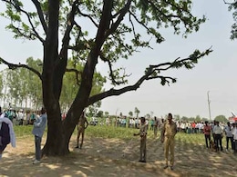 Badaun Cousins' Death Was Suicide, not Murder, Says CBI; Families Reject it Badaun Cousins' Death Was Suicide, not Murder, Says CBI; Families Reject it