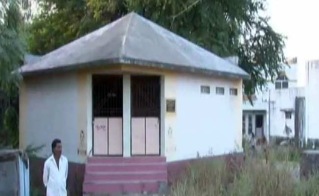 National Auditor Questions Targets Claimed by Gujarat's Sanitation Programme