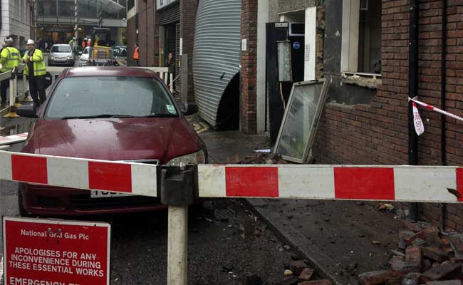 14 Hurt in Suspected Gas Blast at Luxury London Hotel