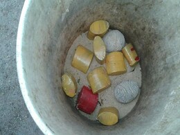 11 Crude Bombs Found in a Dustbin in Madurai 11 Crude Bombs Found in a Dustbin in Madurai