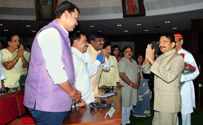 Devendra Fadnavis Government Wins Confidence Motion in Maharashtra Assembly; Sena, Congress Protest