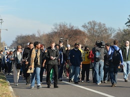 US Activists Demand Police Reform as Ferguson Cop Quits US Activists Demand Police Reform as Ferguson Cop Quits