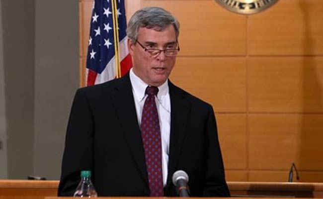 Prosecutor Faces New Criticism Over Ferguson Case 
