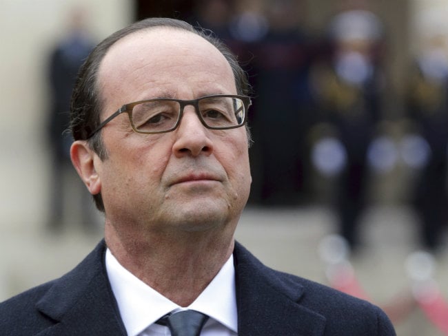 Photographs of French President and Actress Prompt Palace Job Transfers