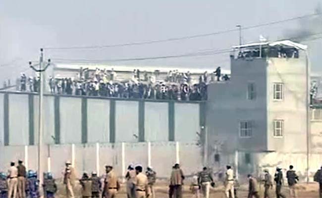 Violence at Gates of Haryana Ashram Where 'Godman' is Hiding