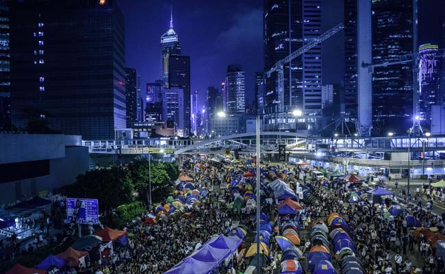 Hong Kong Democracy Protesters March to China Office