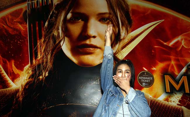 Three Thais Detained For Handing Out Tickets to Hunger Games
