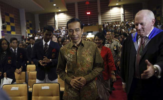 Indonesia's New President Causes a Buzz by Flying Economy