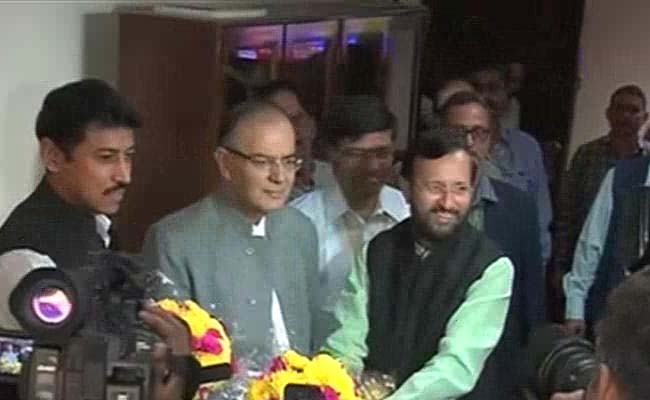 'Some Problems Take Care of Themselves,' Says Arun Jaitley on Sena Threat