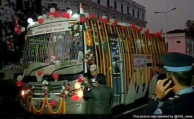 PM Modi Inaugurates Trauma Centre, Flags off Delhi-Kathmandu Bus Service