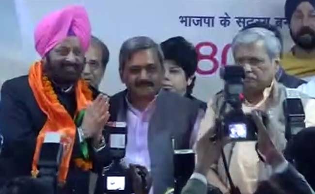 AAP Lawmaker and Former Delhi Speaker MS Dhir Joins BJP