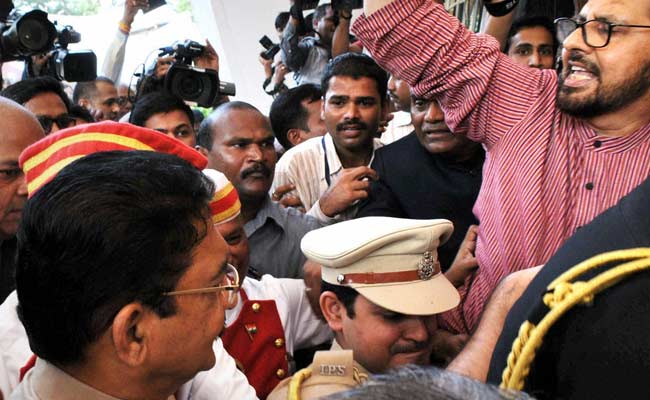 Maharashtra Governor Suffers Minor Bruises In Protests Against Trust Vote, 5 Congress MLAs suspended