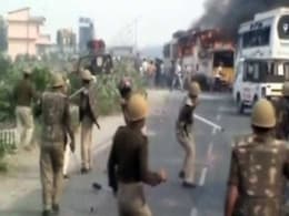 20 Injured as Farmers Clash with Policemen in Mathura 20 Injured as Farmers Clash with Policemen in Mathura