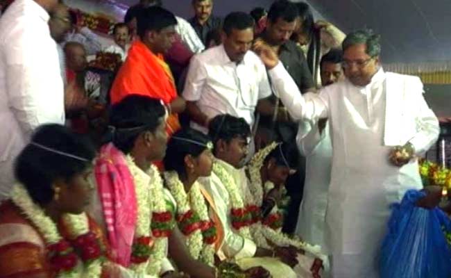 Karnataka Minister's Daughter Marries in Mass Wedding Ceremony