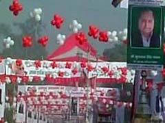 For Mulayam's Birthday Bash, Imported Victorian-style Buggy and a 75-foot-long Cake