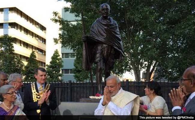 PM Modi Says Mahatma Gandhi's Life Holds Lessons to Address Global Warming, Terrorism