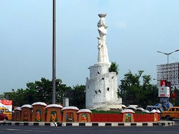 A 30-foot Statue and Kolkata Landmark Disappears A 30-foot Statue and Kolkata Landmark Disappears