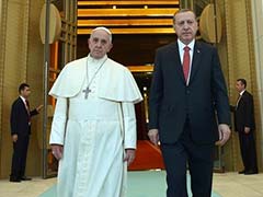 Pope Francis Becomes First House Guest in Controversial Erdogan Palace