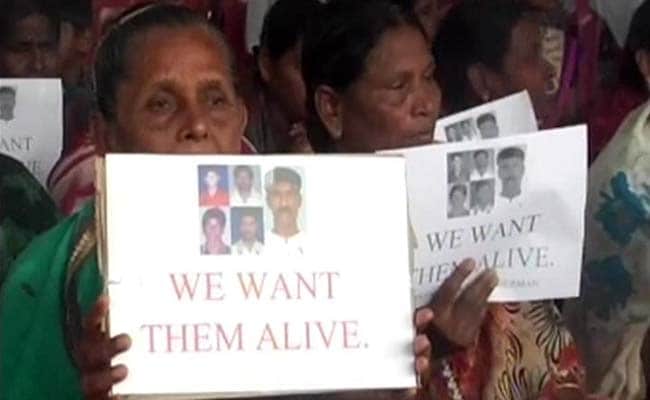 Families of Five Fishermen on Fast to Press for Their Release From Sri Lanka