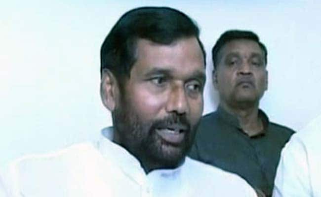 Ram Vilas Paswan Slams Bihar Government for 'Sloppiness' in Relief Work