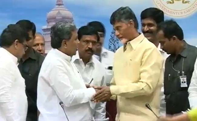 When Siddaramaiah Introduced His Friend 'Chandrababu Naidu, Seemandhra Chief Minister'