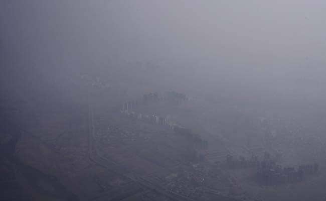 Hazy Morning in Delhi Due to Heavy Smog