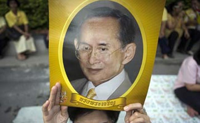 Hospitalised Thai King Makes Rare Public Appearance 