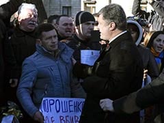 Ukraine President Heckled by Relatives of Maidan Dead